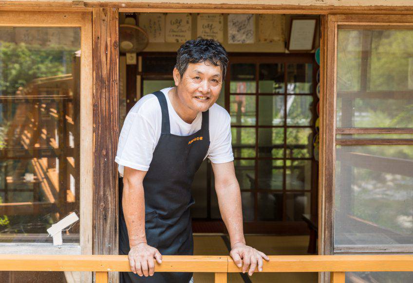 野天風呂　山の家の支配人